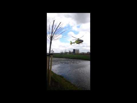 Traumahelicopter stijgt op, Witte Ring Assendelft 07-04-2016
