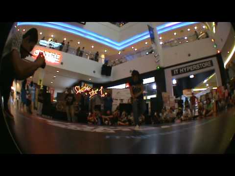 Floor Combat 2009 Bgirl - Battle 9 - Nikki Vs Phat