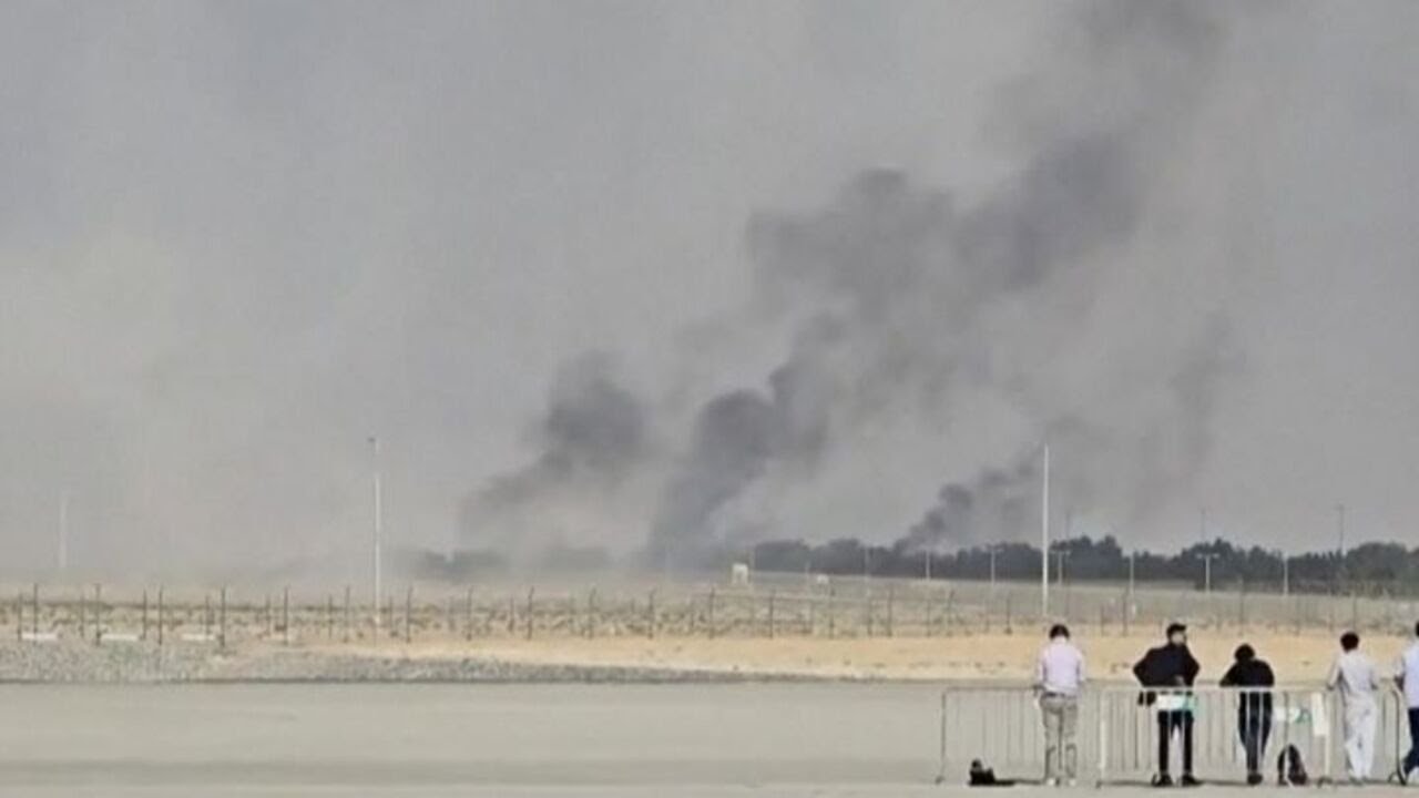 Dubai, caccia indiano si schianta durante un'esibizione all'Airshow