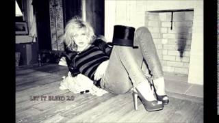 Courtney Love on Californian punk radio station 2004 (extremely rare)