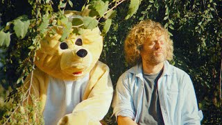 Benny Sings - Sailing (Official Music Video)