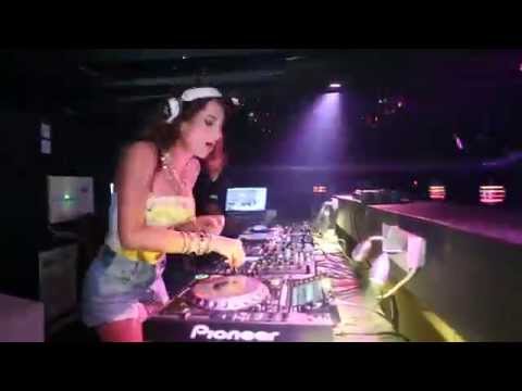 Juicy M @ OMG