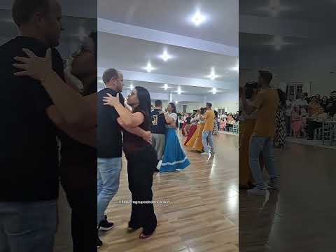 Valsa na sala....Apresentação dos formados de Itapejara Do Oeste pr BATE PALMA 👏👏👏