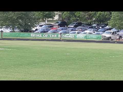 9 year old 400m. 1:10. Beats older girl