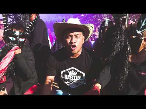 Las Mojigangas - Bertín y su Condesa (Video Oficial)