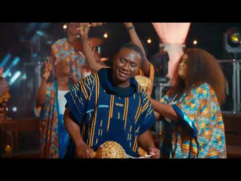 MAGNIFIQUE - Derek-Jones