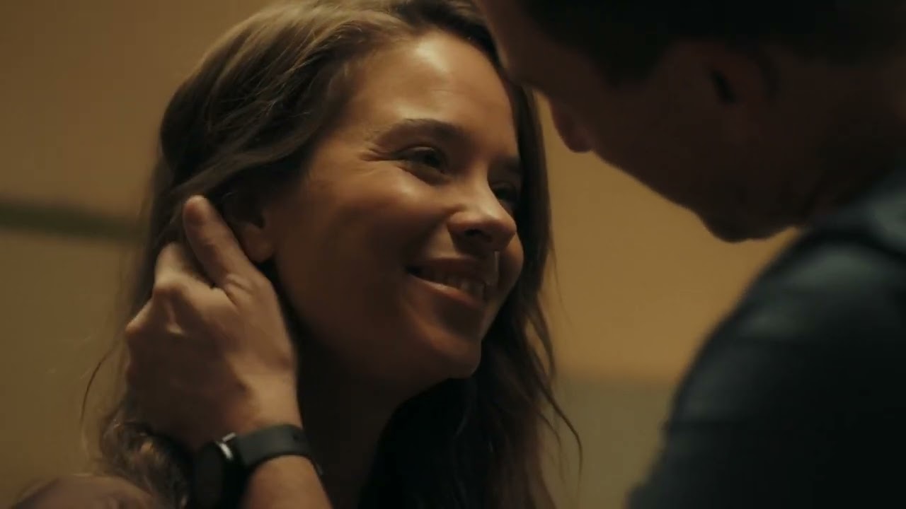 Trailer oficial de De Mãos Atadas