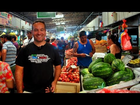 -Neste tour a pé pelo centro de Santiago vamos por lugares incríveis.