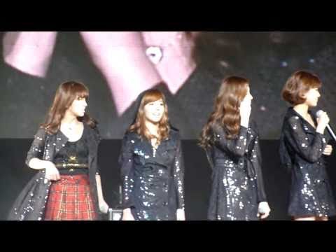 SMTOWN LIVE LA 2010 * SNSD - Talk + "Kissing You"