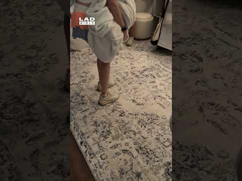 Mum sneaks dog into university dorm 🤣👏 (🎥: ViralHog)