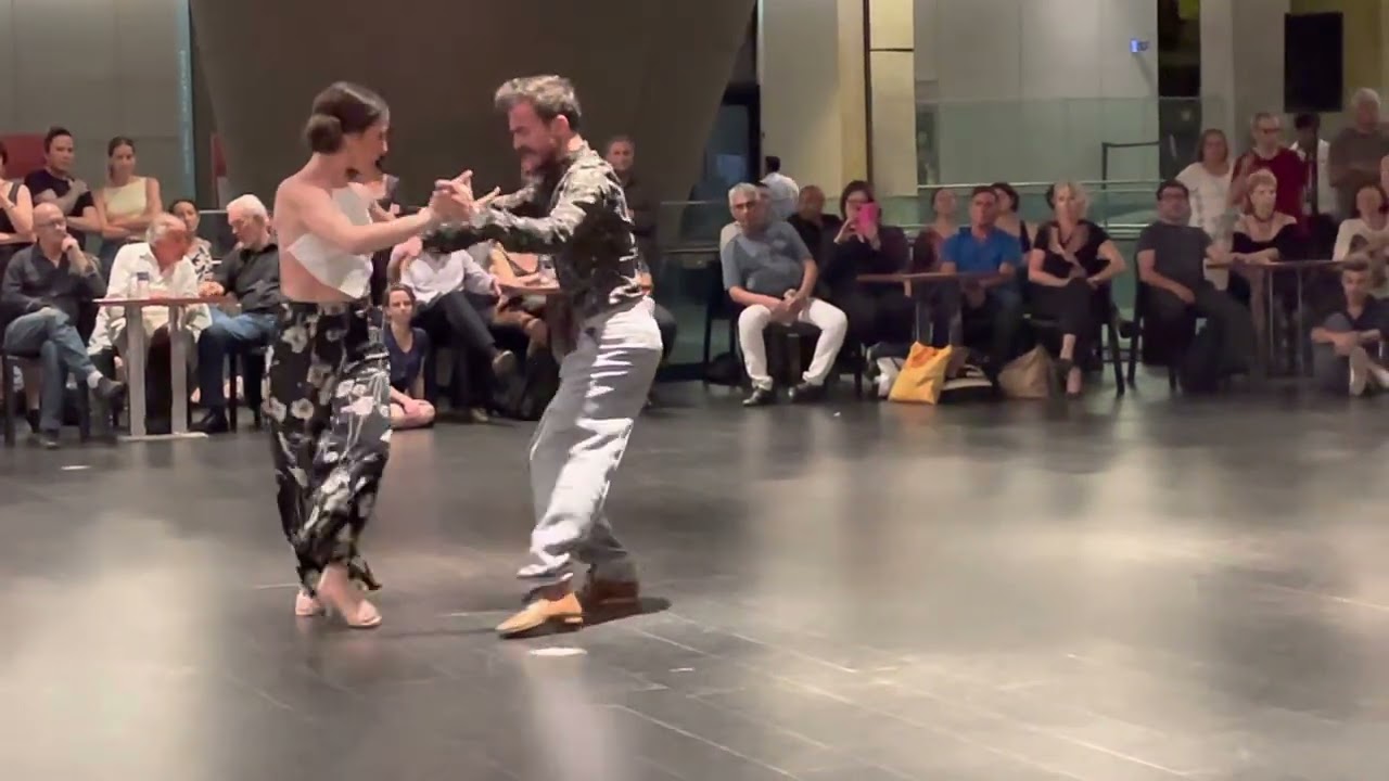 Video thumbnail for Cecilia García y Serkan Gokcesu @ Milonga Federal, Centro Cultural Kirchner 12/1/22 #3