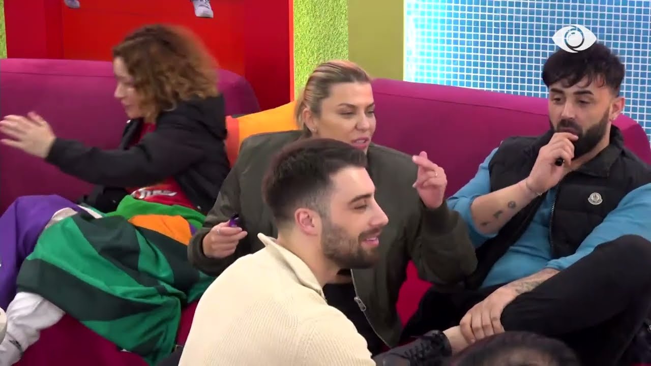 “Pak më e mençur se ty jam”, debat mes Ilnisës dhe Rikes/Ndërhyn Meritoni: Çohu…