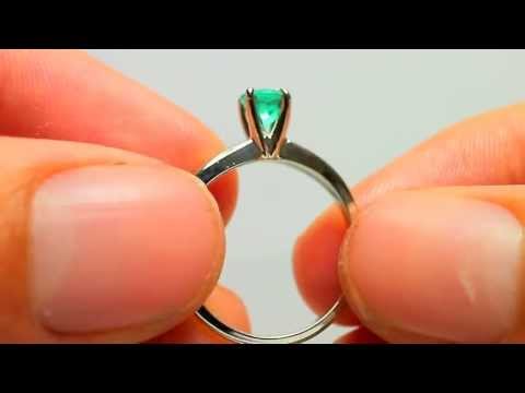 White Gold 14K Solitaire Colombian Emerald Ring 0.39cts