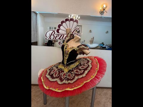 Stage costume F 0075 - video 3