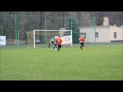 (03.11.2018) Klasa O: Kuźnia Jawor - Czarni Rokitki 2:0 - gol na 2:0 Przemysława Pieca