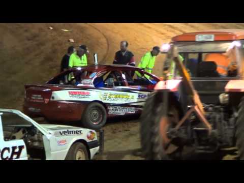 Shane Macdonald Crash - Modified Sedans - Gympie Speedway - 12/10/2013