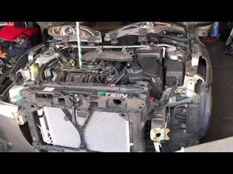 2010 Mazda 3 condenser removal.