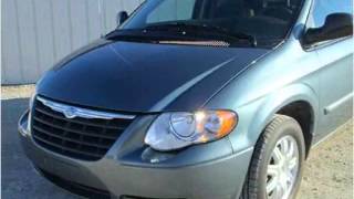 preview picture of video '2005 Chrysler Town & Country Used Cars Wilmington OH'