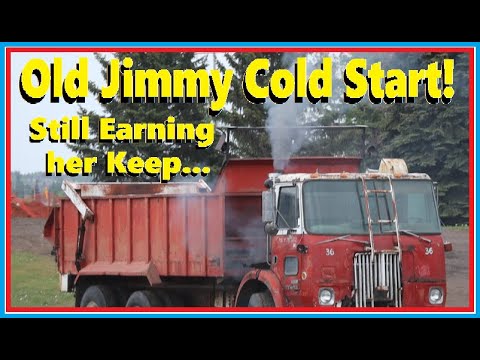 Detroit Diesel Cold Start! The Legendary Screamin' Jimmy 2 Stroke 6-71 in a 1970s White Cabover...
