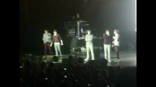 One Direction - Answers Crowd Questions, Impersonate each other, Do the Macarena
