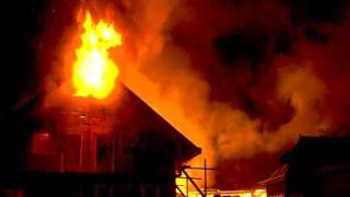 preview picture of video 'Incendiu Radauti Str. Volovatului 17 aprilie 2009'