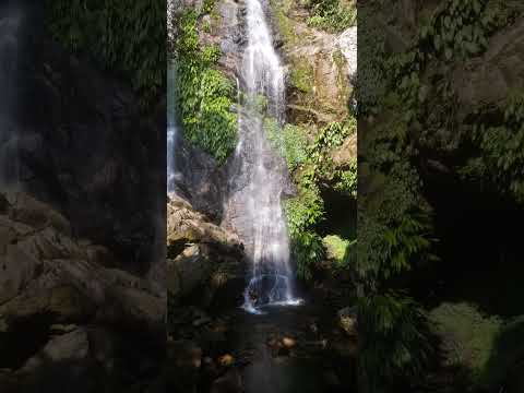 Victoria Caldas y Sus Cascadas  con Kahuma Aventuras