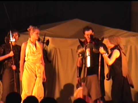 Die Troerinnen des Euripides von der Theatergruppe des BG Eutin im März 2007.wmv