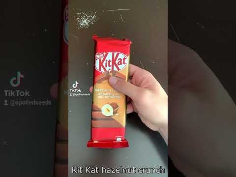 Arab guy reviews Kit Kat Hazelnut Crunch #shorts