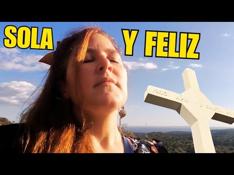 CHICA SOLA sube al CERRO de la CRUZ y encuentra la PAZ | San Marcos Sierras