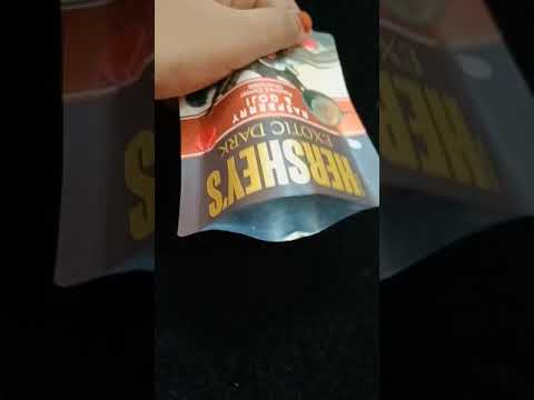 Hershey's Raspberry and Goji -#Shorts #Hershey's #Raspberry #Goji #Chocolate #unboxing #Queen's