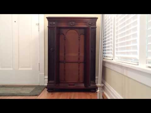 Toadie Toddle • Red Norvo and His Orchestra (Victrola Credenza)