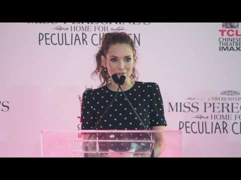 download lagu mp3 mp4 Tim Burton Winona Ryder And Johnny Depp Movies, download lagu Tim Burton Winona Ryder And Johnny Depp Movies gratis, unduh video klip Tim Burton Winona Ryder And Johnny Depp Movies