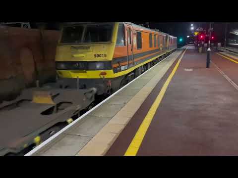 90048/90015 working 4L60 Trafford Park F.L.T. to Felixstowe North F.L. T. #Freightliner #Class90