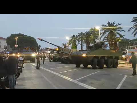 Vojna oklopna vozila na Rivi u Splitu 26.4.2019.