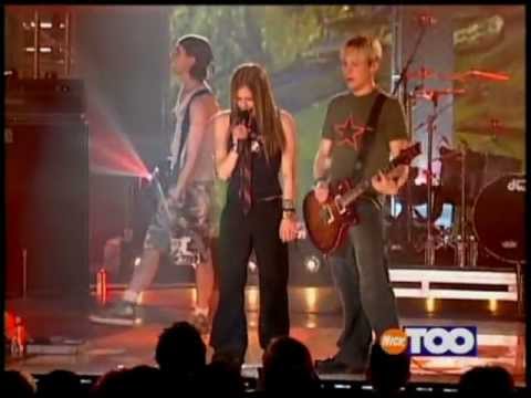 Avril Lavigne - Nobody's Fool (Teen Nick Concert 2002)