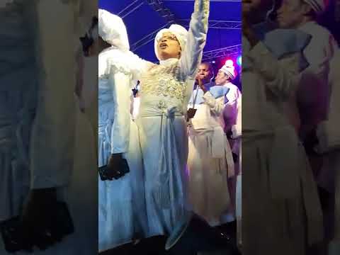 Agelu 2022 baba olusegun akintobi Ajayi Blows Hot. mother Busola Makanjuola in  spirit of praise.