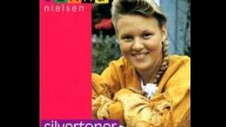 Sanna Nielsen med Lasse Berghagen - Teddybjörnen Fredriksson