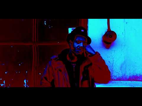 Ângela Polícia - Na Espera (Videoclip Oficial)