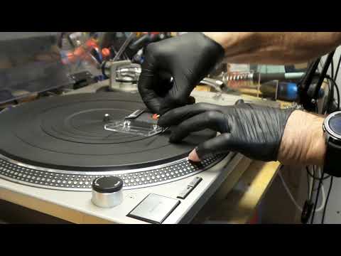 Technics Quartz Turntable SL1200 MK2 in for service.