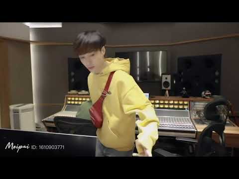 190520 Zhang Yixing Lay - Yixing’s studio weibo update behind the scenes of Yixing recording 青春頌