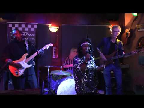 Diedra The Blues Diva - Cafe "DenS", Spijkenisse 9nov2014 - "Give Me One Reason"