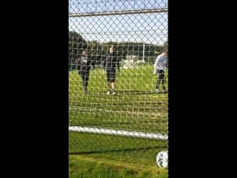 Jean François Gillet & Simon Mignolet training Rode Duivels