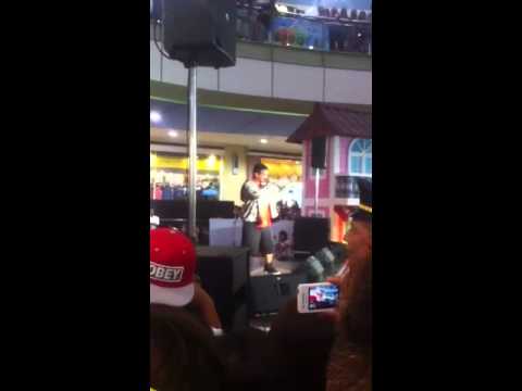 Sa Likod ng Entablado LIVE - by Smugglaz