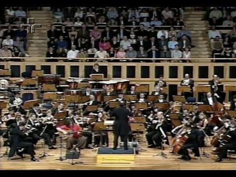 Yamandu Costa toca suíte para violão sete cordas de  Maurício Carrilho