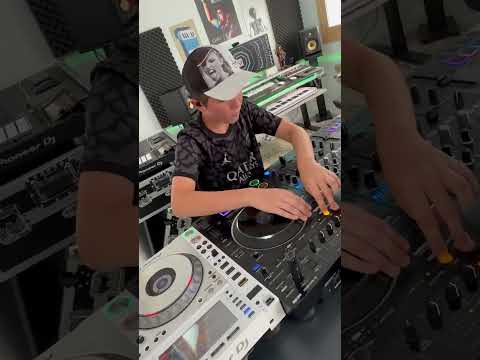 "Is This #mashup  Genius or Madness?" #dj ELFIGO