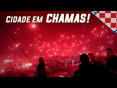 O DIA EM QUE CHOVEU SINALIZADORES EM SPLIT, NA CROÁCIA. (2011)