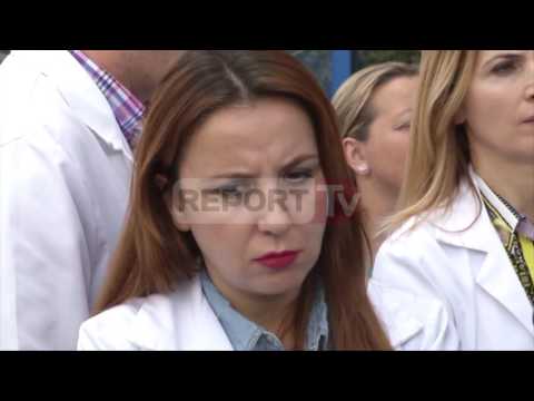 Report TV - 'Nëna e foshnja', mjekët në protestë Kolegët tanë po trajtohen si kriminelë