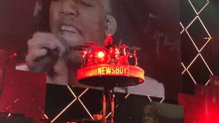 Newsboys & Duncan Phillips spinning - "Jesus Freak" Rock & Worship Roadshow 2016