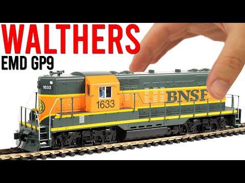 I Wish More Model Trains Were Like This | Walthers GP9 | Unboxing & Review