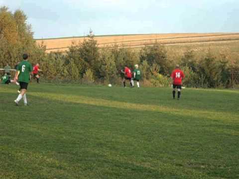 Mecz Prądnik Sułoszowa -  Piliczanka II Pilica (gol Opiłki)